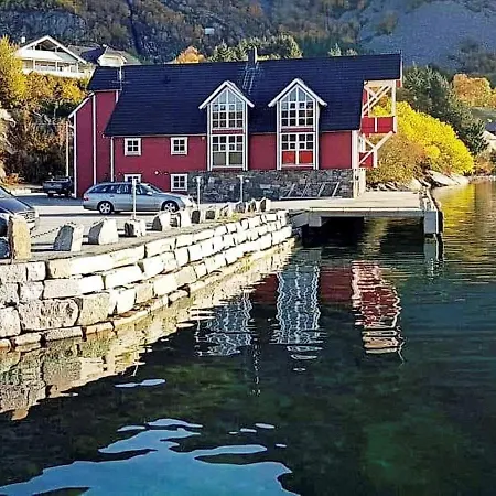 Ii Midsund