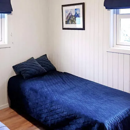 Ii Apartment Midsund