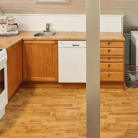Apartment 4 Person In