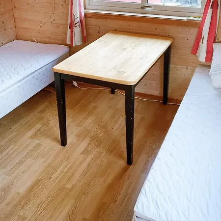 4 Person In *